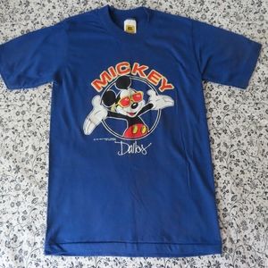vntg disney mickey mouse dallas tshirt L Youth
